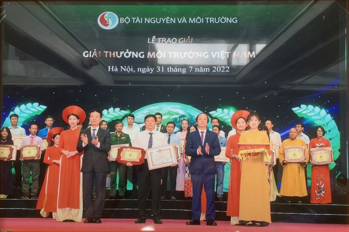 Viện Môi trường Nông nghiệp đón nhận Giải thưởng Môi trường Việt Nam năm 2021
