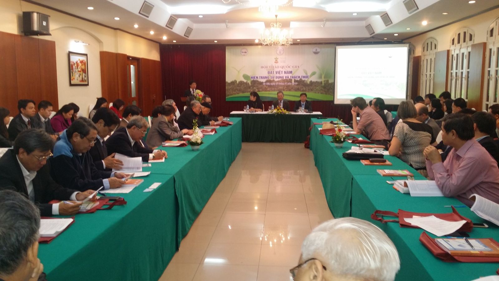 Hội thảo quốc gia về Đất Việt Nam, hiện trạng sử dụng và thách thức