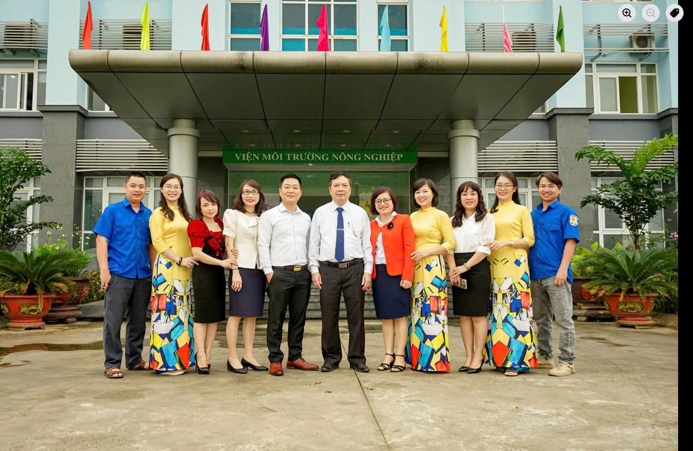 Văn phòng Viện